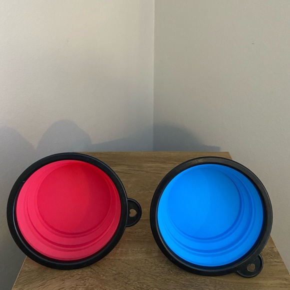 Set of two collapsible dog bowls - Picture 4 of 5